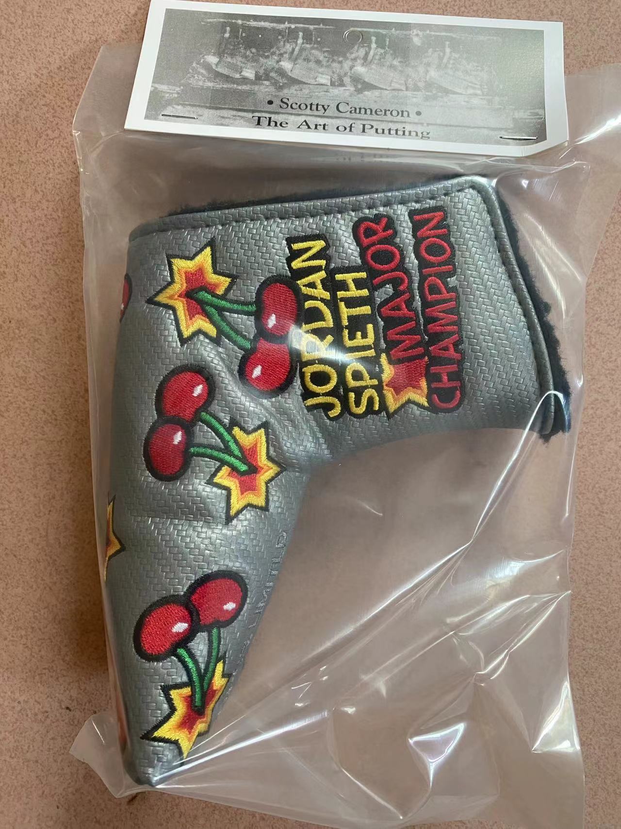 media.product.imagealternatetextformat