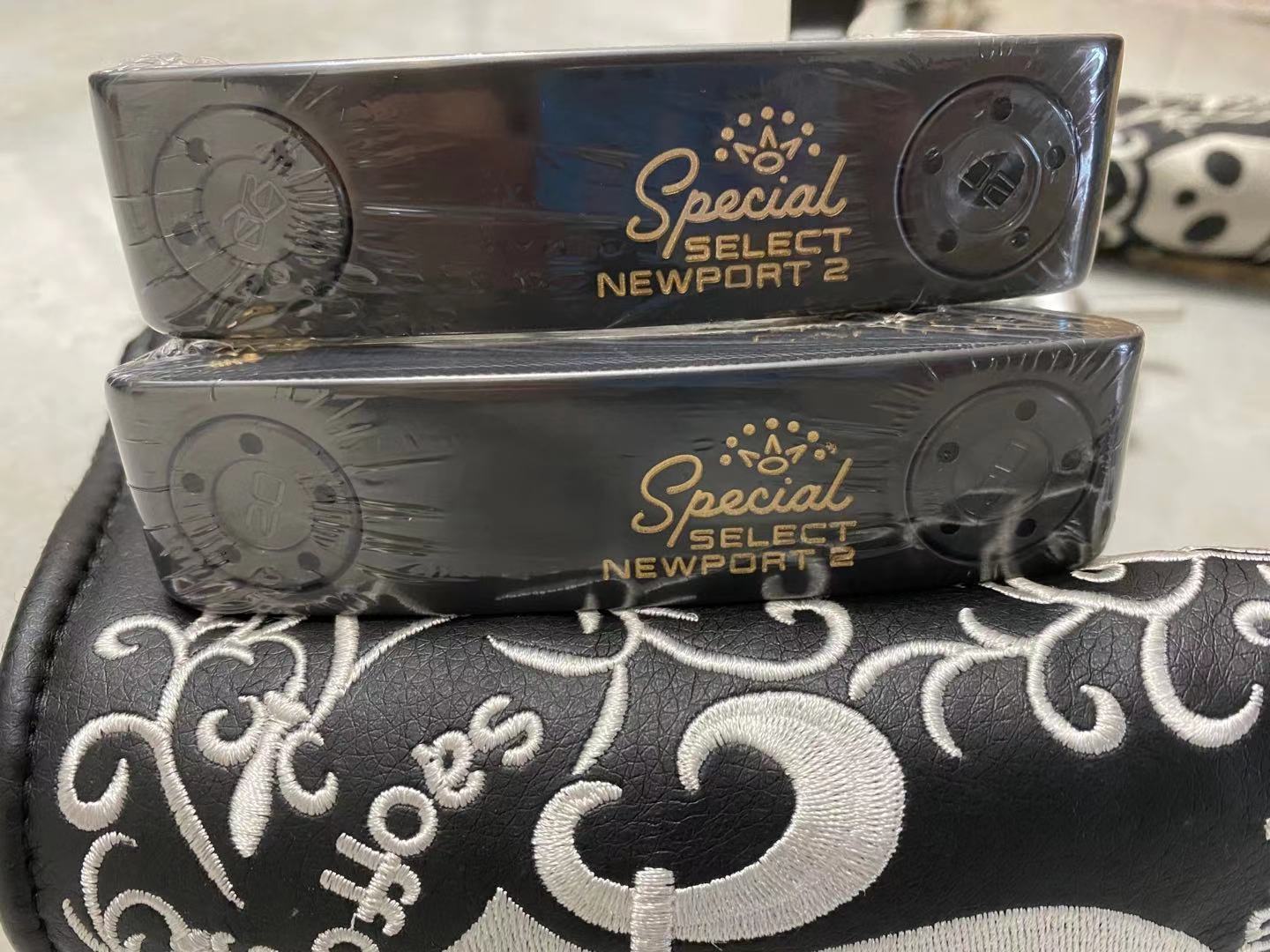 media.product.imagealternatetextformat