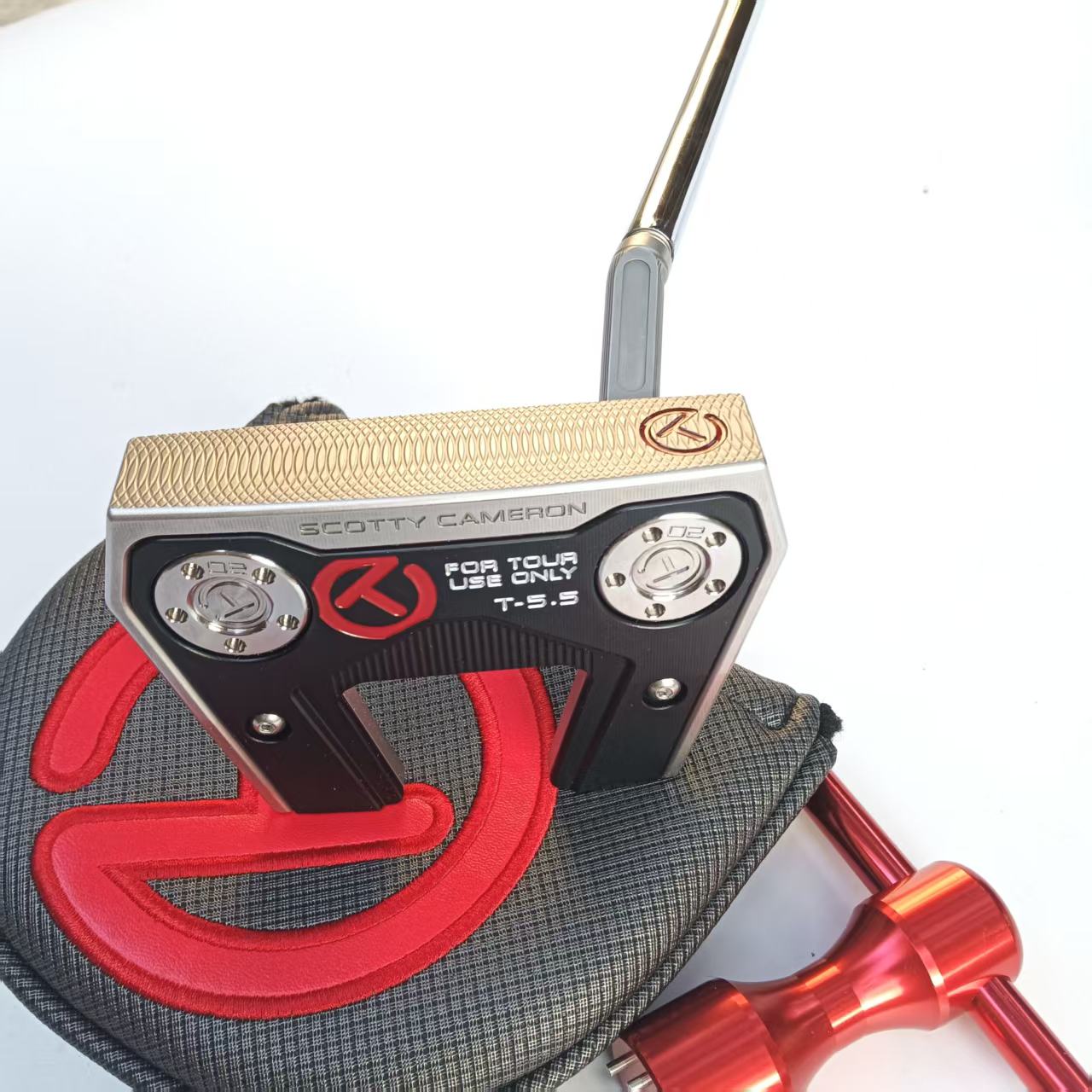 media.product.imagealternatetextformat