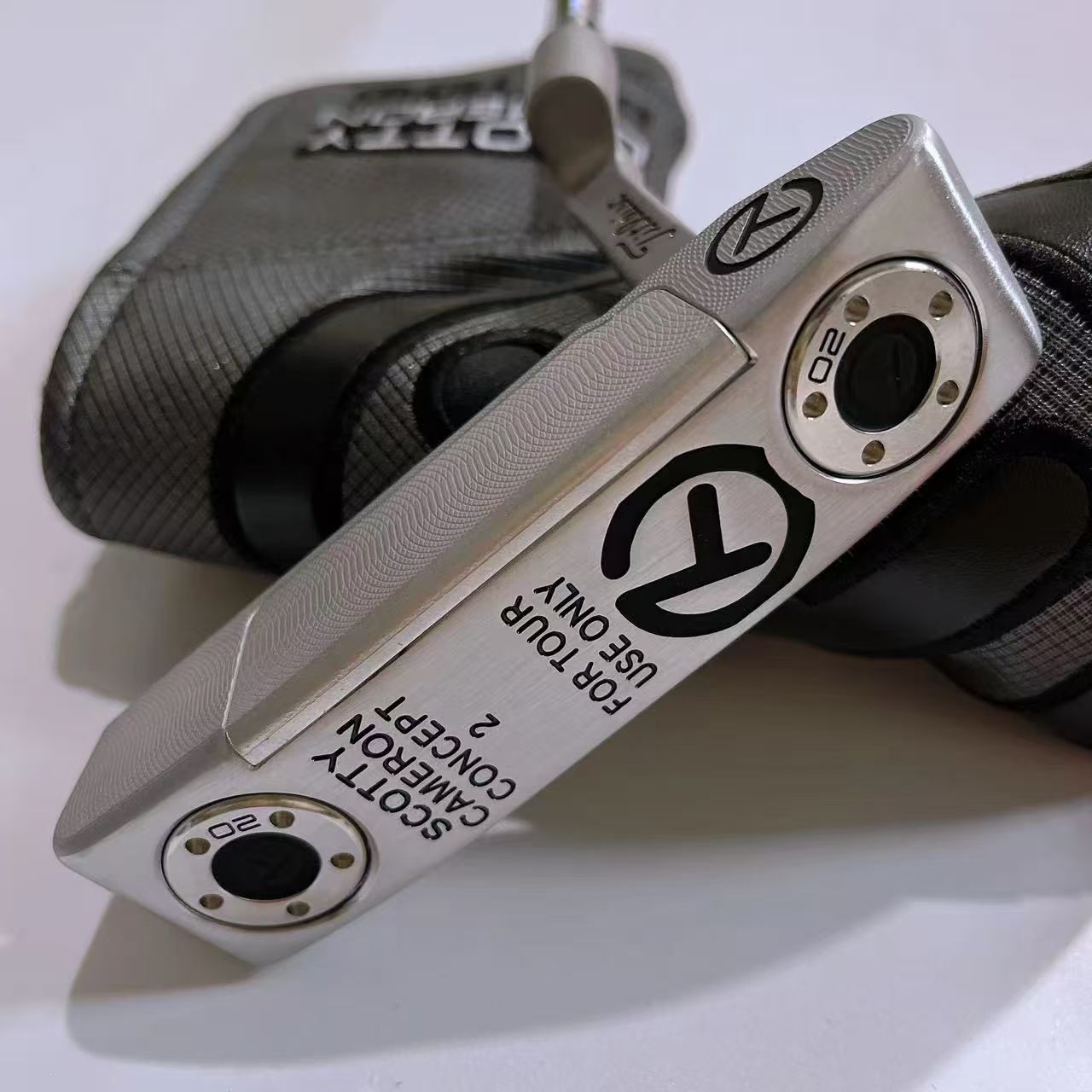 media.product.imagealternatetextformat