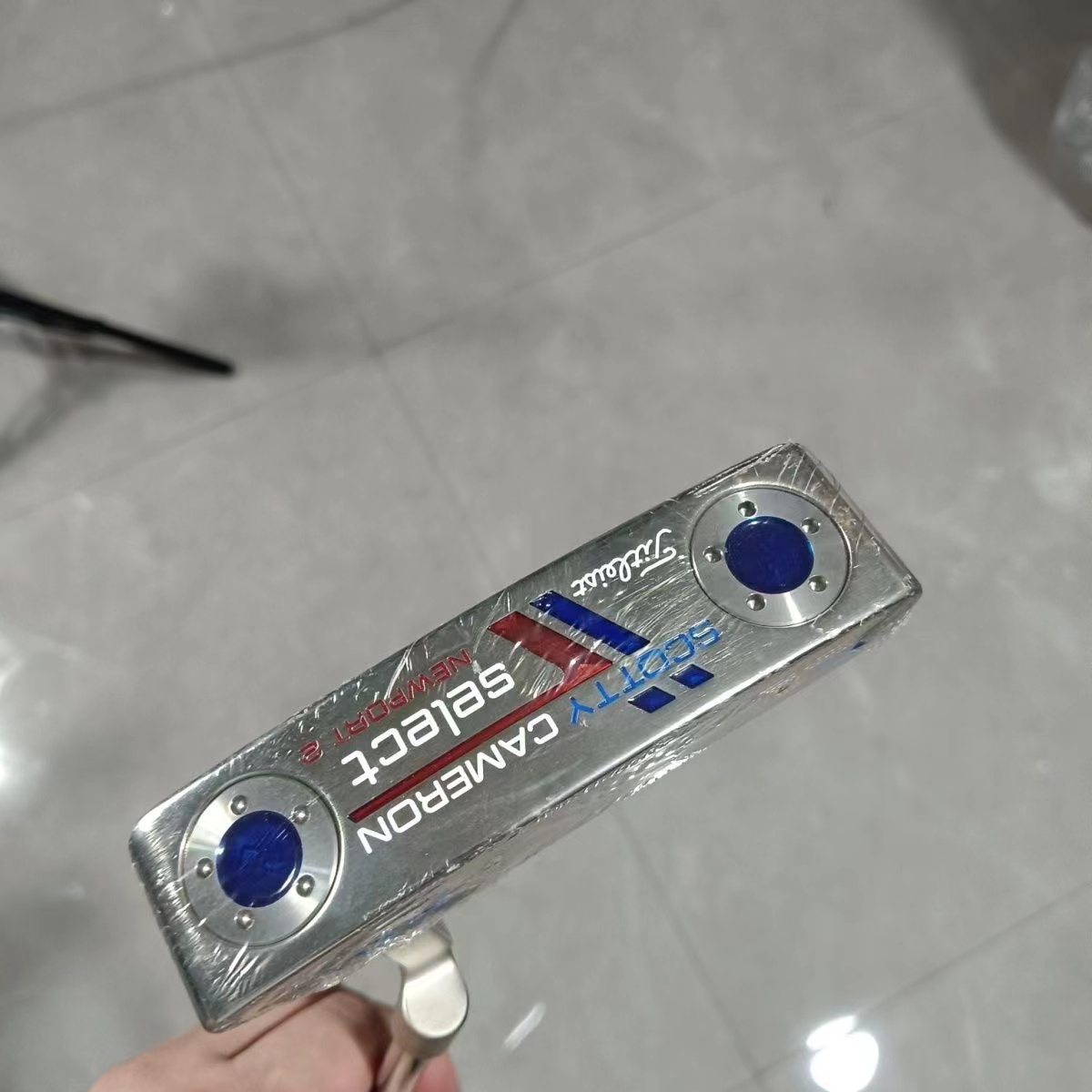 media.product.imagealternatetextformat