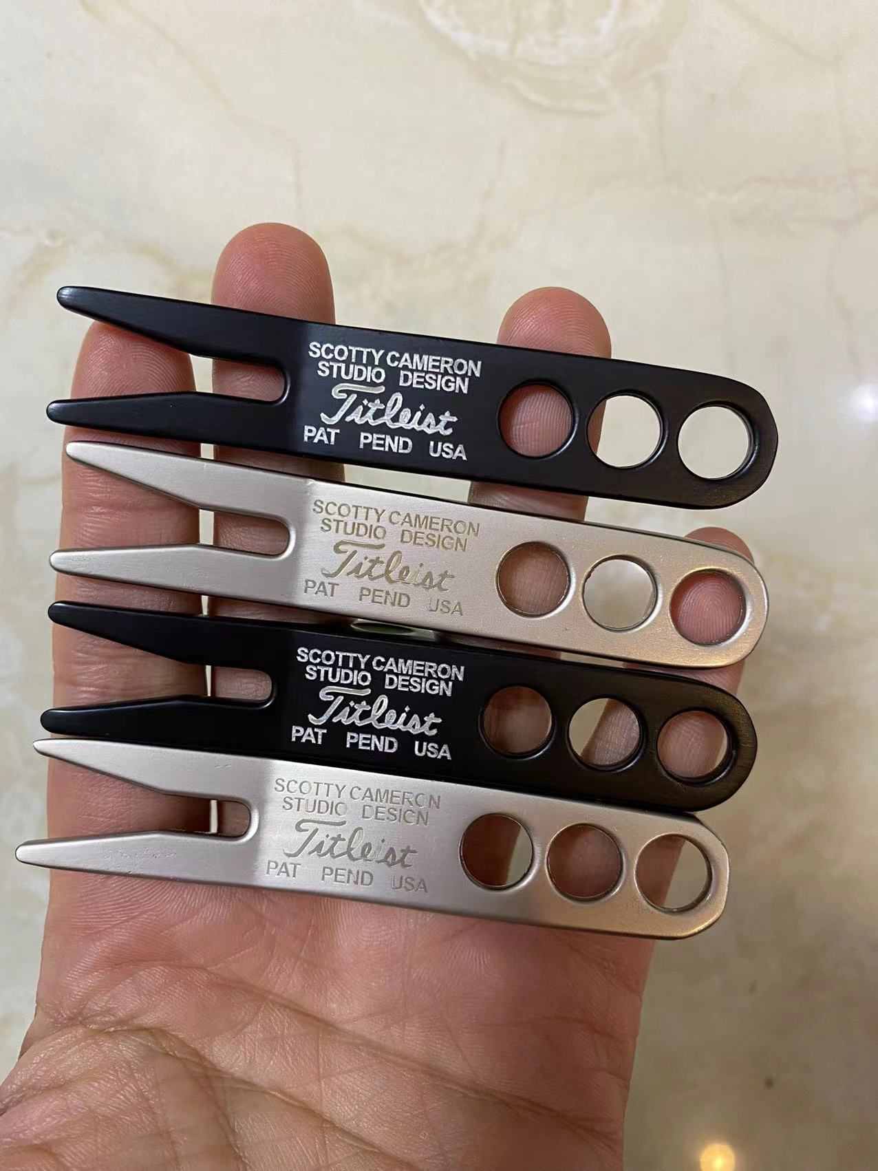 media.category.imagealternatetextformat