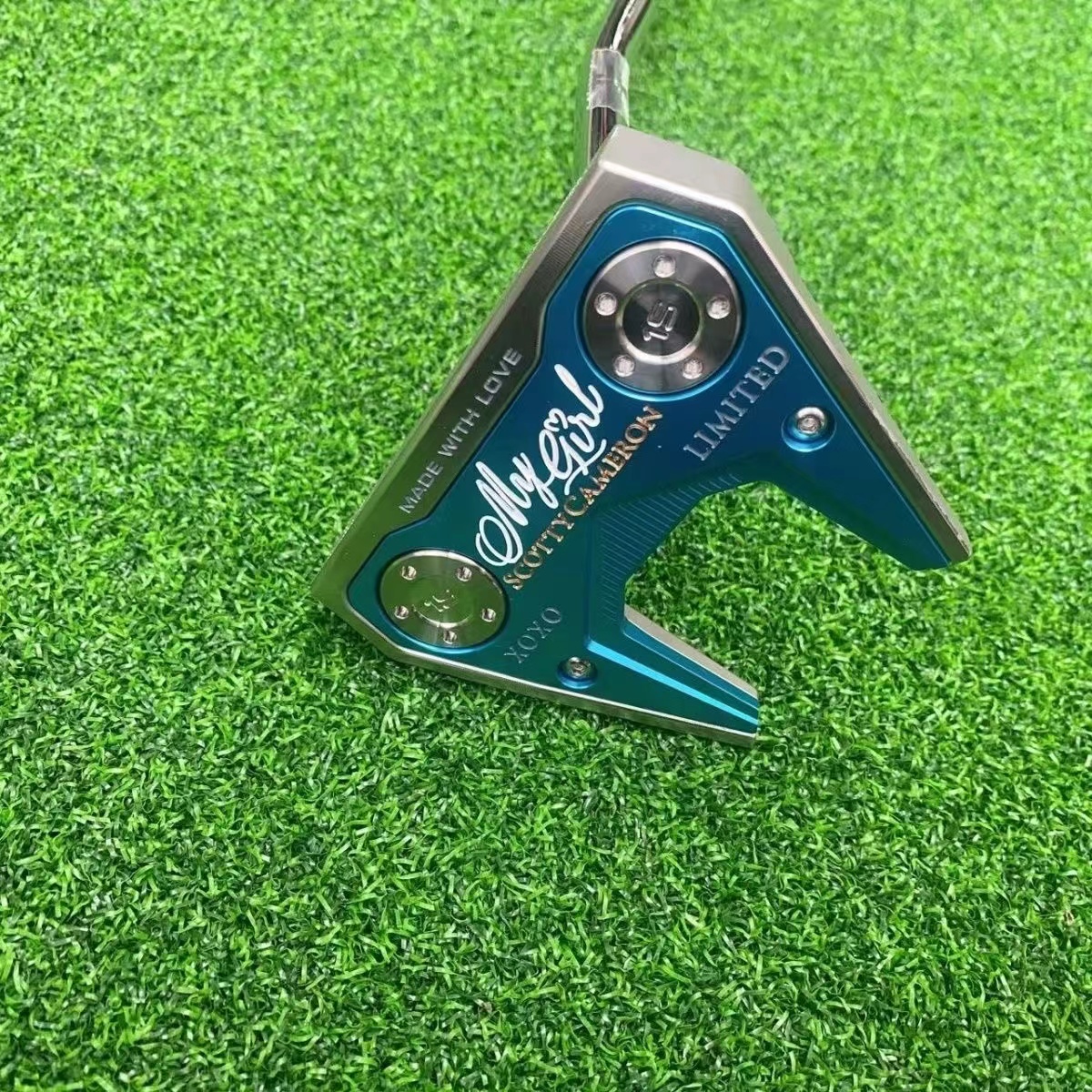 media.product.imagealternatetextformat