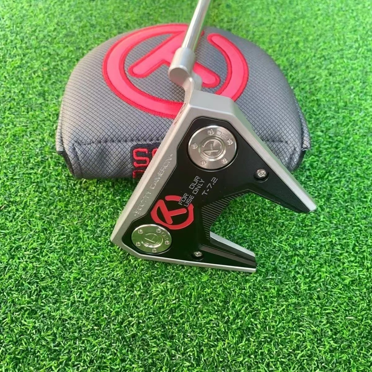 media.product.imagealternatetextformat